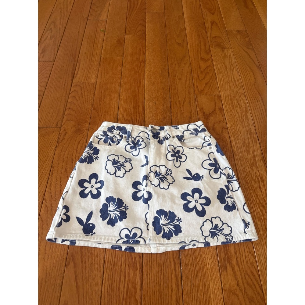Playboy by PacSun Blue Hibiscus Floral‎ Denim Mini Skirt White Size 24 Y2K Bunny